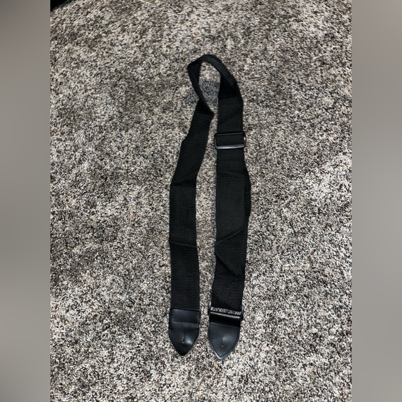 Silvertone Electric Guitar and Amp - Picture 9 of 14